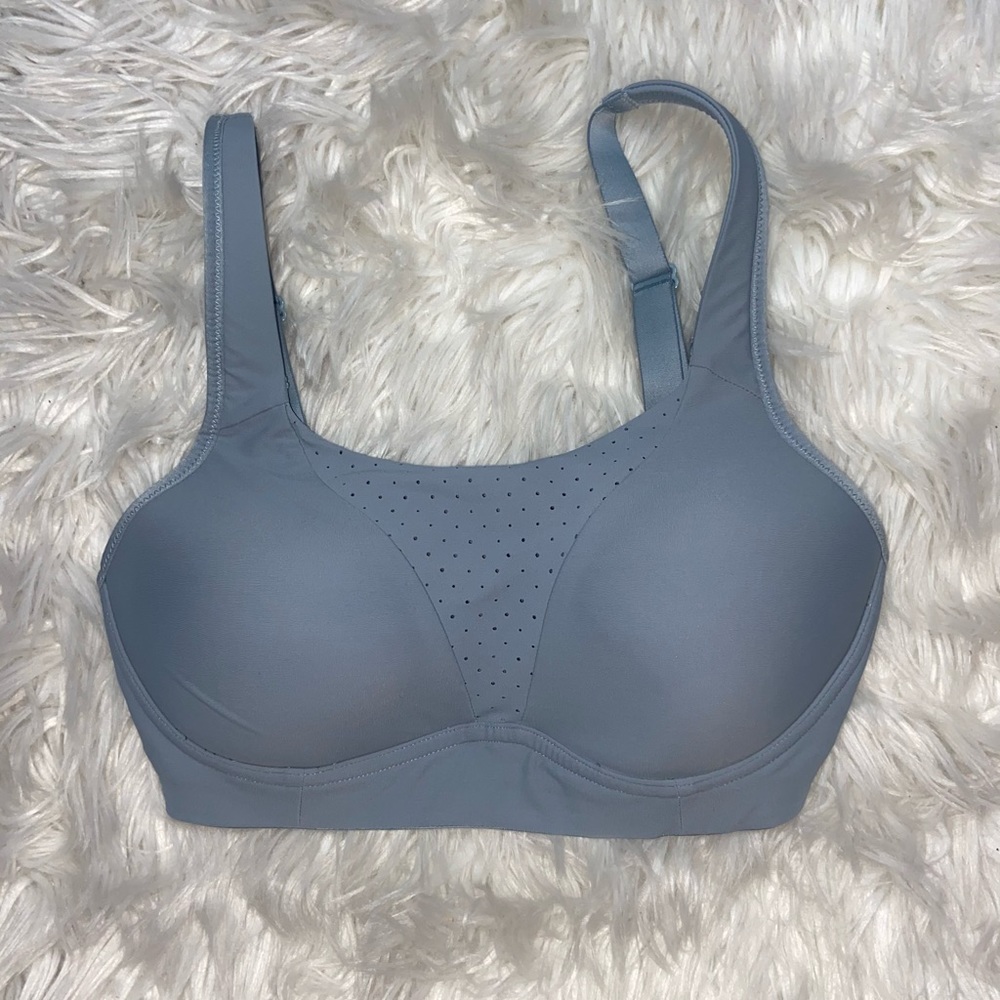 Lululemon sports bra size 32D worn once or twice